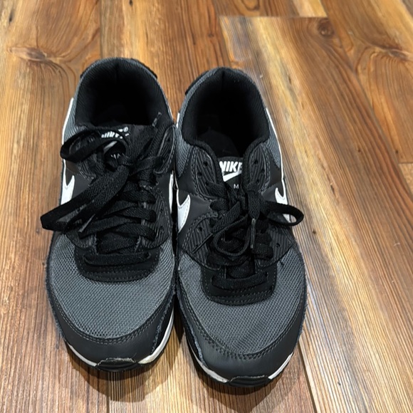 Nike Black and Gray Air Max Sneakers - Picture 4 of 6